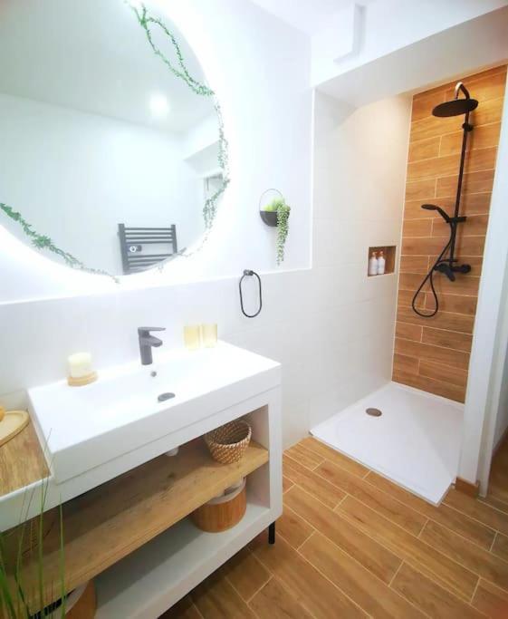 Casa Rosa, Un Petit Cocon Catalan Ferienhaus Ortaffa
